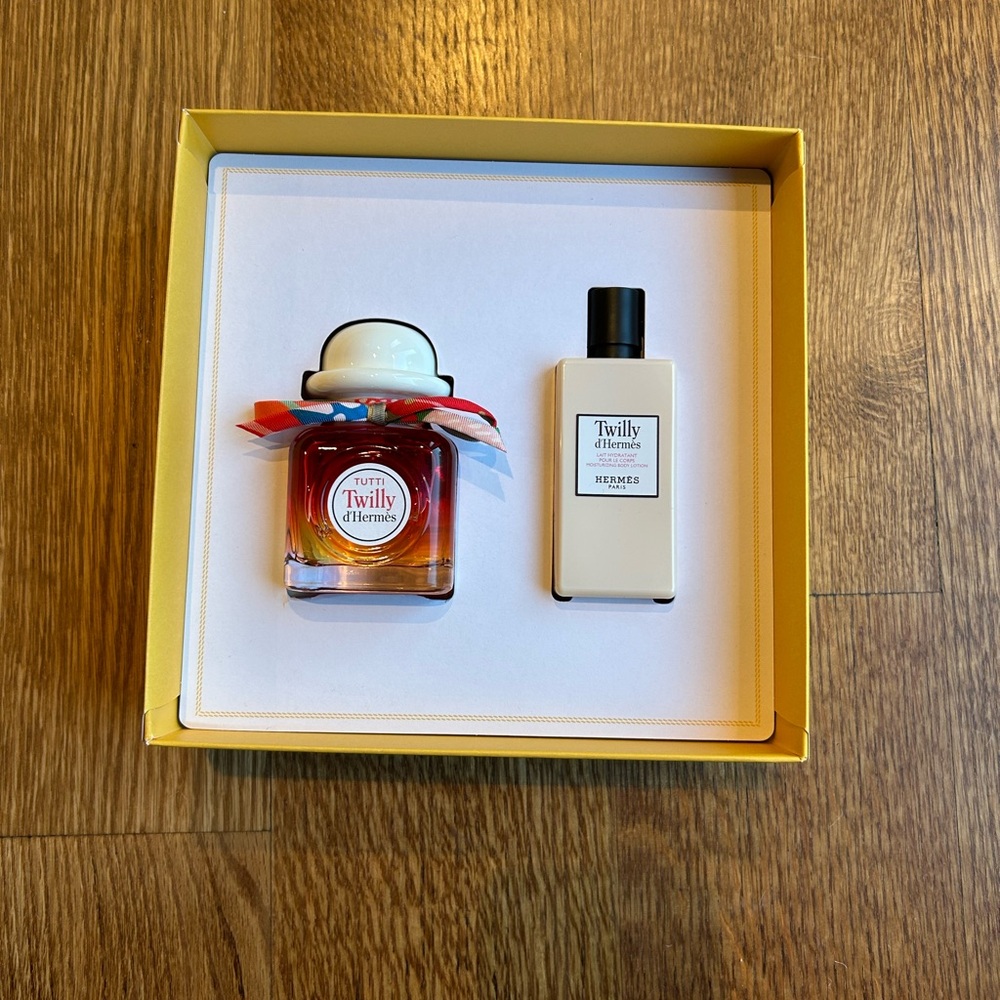 Hermes Twilly d'Hermès Perfume Set - Red and Cream